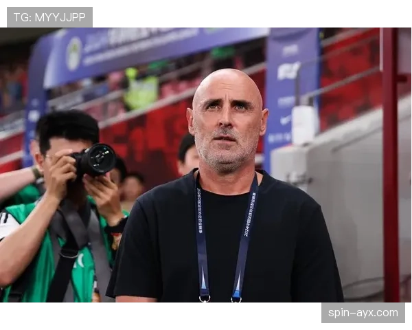 苏亚雷斯重返赛场表现抢眼,引爆球迷热议与期待 苏亚雷斯重返赛场表现抢眼,引爆球迷热议与期待