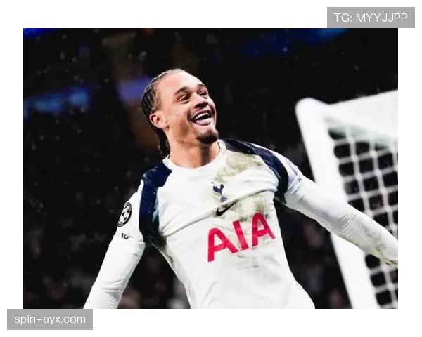 哈维·西蒙斯国家队闪耀表现助球队提升竞争力，引发广泛关注