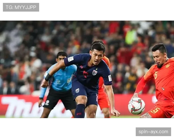 张琳芃稳如磐石,筑起球队胜利的坚实防线 张琳芃稳如磐石,筑起球队胜利的坚实防线