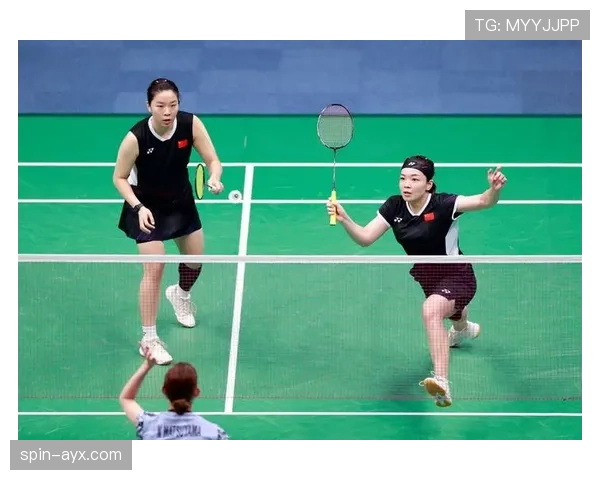 陈艺文下了场球赛，居然还这么会开夜店？我说的是她自己家客厅！